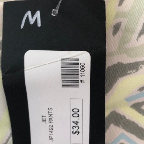 Shorts - Picture 3 of 5